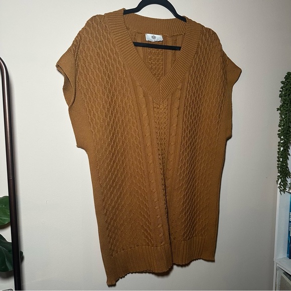 Women's Brown Sweater Vest - Picture 3 of 15